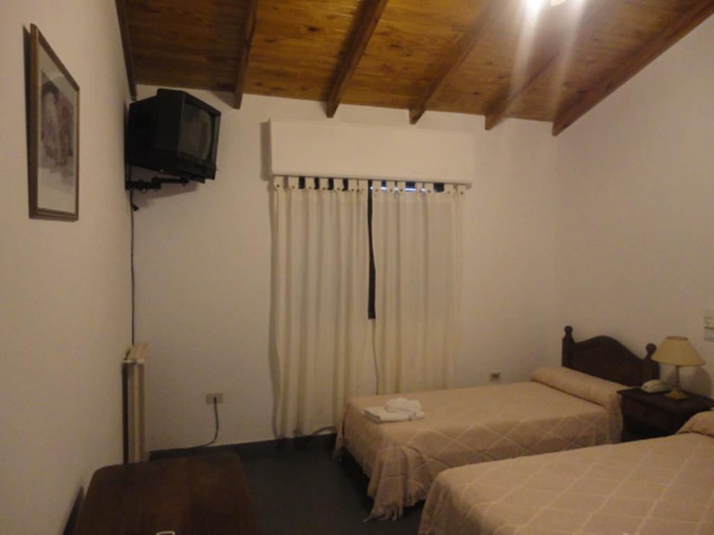 Hotel Lujan Лухан Номер фото