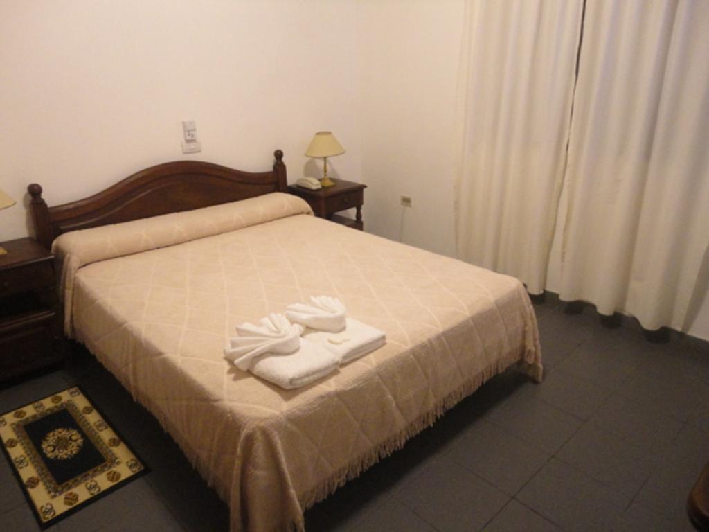 Hotel Lujan Лухан Номер фото